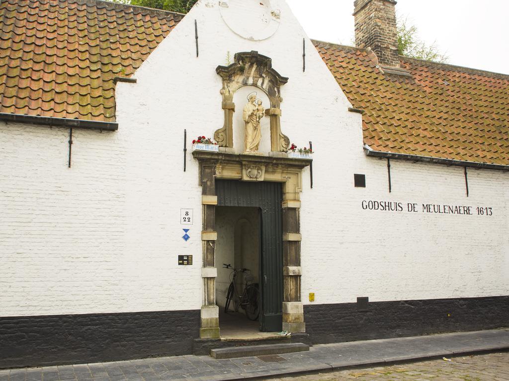 Alphabet - Luxury Guesthouse&art Gallery Couette-café Bruges